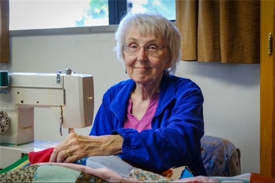 Seniors quilting program photo