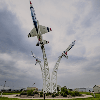 3 planes at the Owatonna Airport 